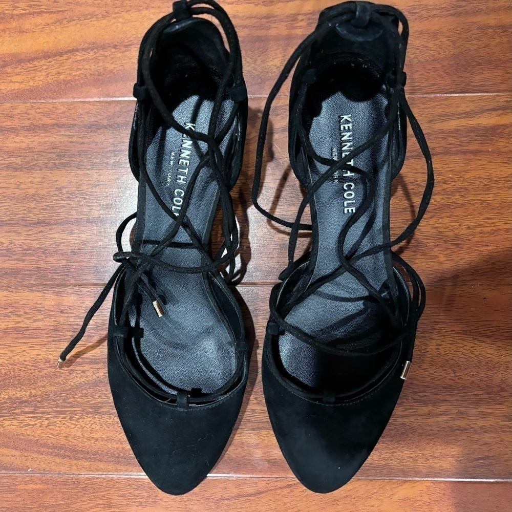 Kenneth Cole Tonniane Black Heels​ - Picture 3 of 4